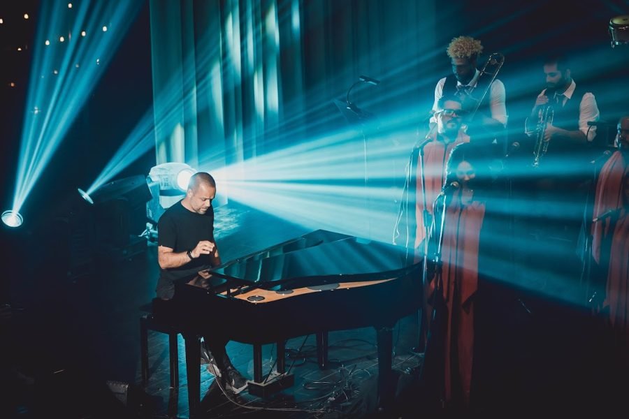 O by Michel Fadel Marassi